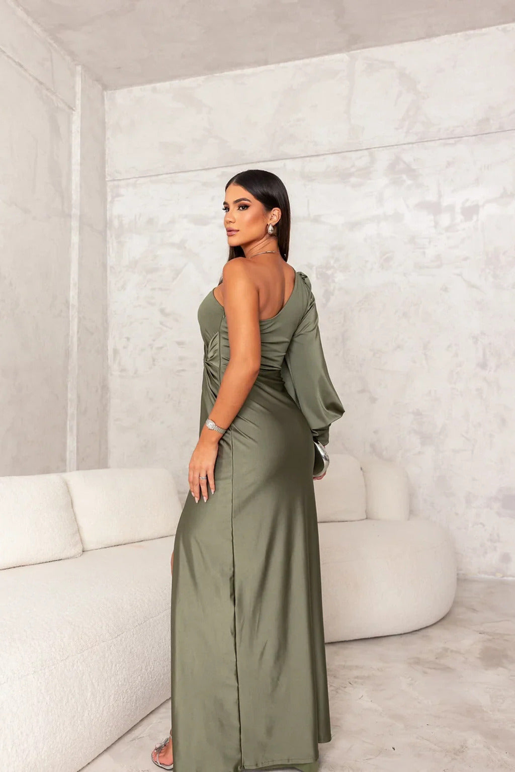 Fione – Elegant & Refined Dress